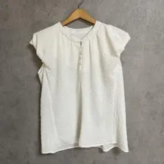 vis ビス　ヴィス　トップス　シャツ　ブラウス　半袖　オフホワイト　ぽこぽこのサムネイル