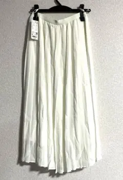 ユニクロ　シフォンプリーツスカート（丈標準78～82cm）