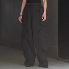 R*y様 2023ss PHEENY ナイロンパンツ Sサイズ相当 黒 - メルカリ