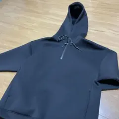 美品！5回程着用！軽量暖か！ブラックフード付き ウェットパーカー