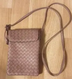 スマホバック　編み込みレザー ショルダーバッグ