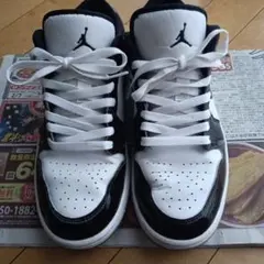 Jordan ブラック/ホワイト スニーカー