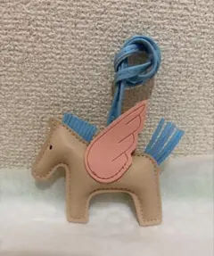 新品翼付き 馬モチーフ バッグチャーム キーホルダー 馬