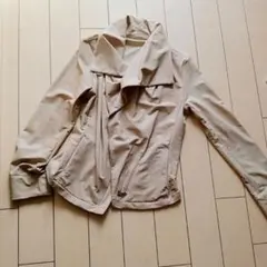 新品 美品 コムサ ジャケットのサムネイル