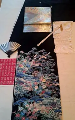 美品❇️,本加賀友禅手描　有名作家　金彩黒留袖比翼仕立て　 ５つ紋５点フルセット