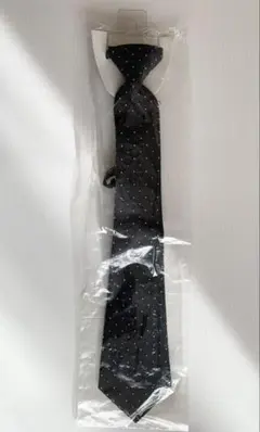 【新品未使用】子供用 ドット柄 ネクタイ 黒