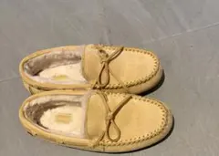 UGG イエロー　モカシン