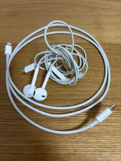 Lightningコネクタ 有線イヤホン　Lightning充電ケーブル