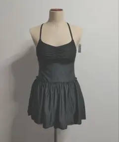 【未使用タグ付き】ワンピース水着 フレアスカート 黒