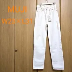 ✨新品未使用✨無印/オーガニックコットン◾テーパードデニム/パンツW23×L31のサムネイル