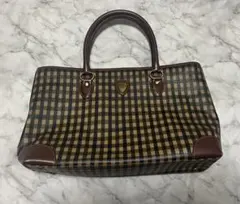 アクアスキュータム レザービジネストートバッグ
