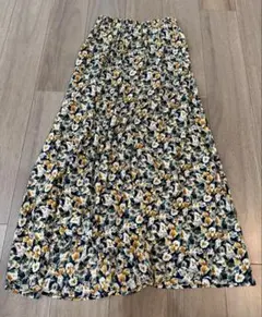 アーバンリサーチ　花柄フレアスカート　ゴムウエスト　春夏のサムネイル