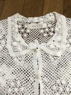 最終お値下げ❣️KETTY オフ花柄レース編み半袖カーディガン❣️Mサイズ❣️丈長めのサムネイル