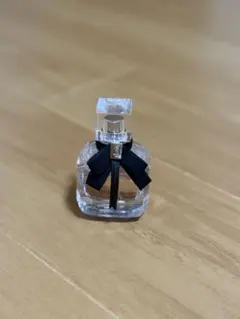 YSL モン パリ オードパルファム 30mlのサムネイル