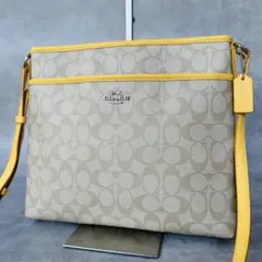 COACH Signature File Bag Shoulder bag