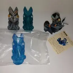 バルタン星人　フィギュア　4体セット　怪獣頭鑑　海洋堂