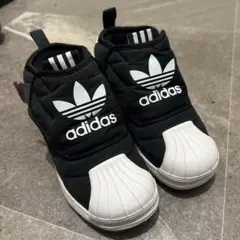 アディダス　キッズ　スニーカー