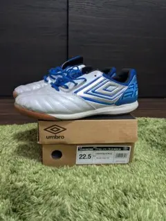 umbro フットサルシューズ 22.5cm ホワイト/ブルー