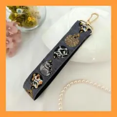 スマホストラップ【グレー✕ねこちゃん】インド刺繍　スマホショルダー
