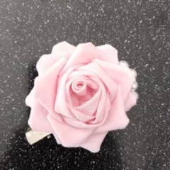 薔薇のコサージュ　つまみ細工