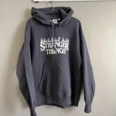 STRANGER THINGS グレー パーカー Sサイズ　GU