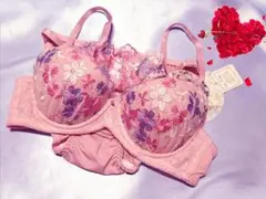 ピンク　花柄刺繍　ブラジャーショーツセット B70 M♡