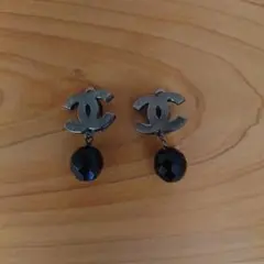 CHANEL ココマーク カメリア スイングピアス - メルカリ