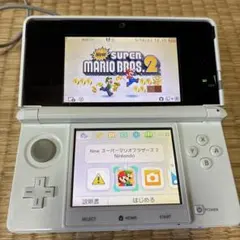 【中古】ニンテンドー3DS ホワイト　※オマケと充電器付き