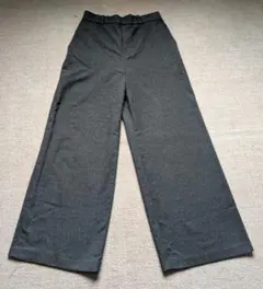 UNIQLO　ワイドストレートパンツ　チャコールグレー　　М