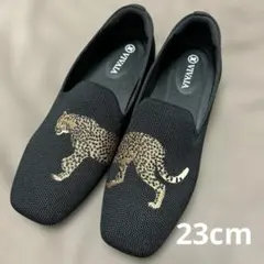 VIVAIA チーター柄刺繍 フラットシューズ ネイビー - メルカリ