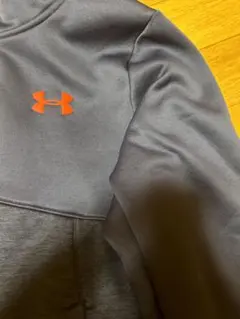 破格‼️早い者勝ち‼️Under Armour ジップ付きパーカー