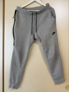 赤タグ ナイキ テックフリース グレー ジョガー