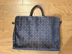 ARTISAN & ARTIST バック