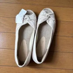 Bleu Bleuet フラットシューズ アイボリーのサムネイル