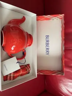 BURBERRY 赤いティーポットとティーコジーセット - メルカリ