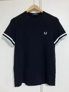 FRED PERRYフレッドペリーのTシャツ　Sサイズ　送料無料　ネイビー　紺