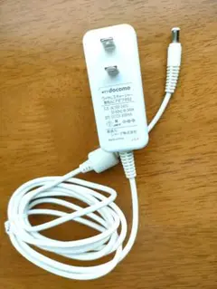 SHARP ワイヤレスチャージャー専用ACアダプタ02　docomo　AC⇔DC