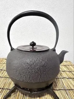 南部鉄器 鉄瓶 馬文様 敷物付き - メルカリ