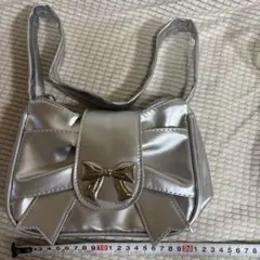 シルバー リボン付き ショルダーバッグ