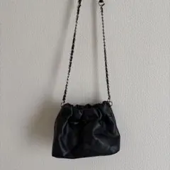 ブラック ショルダーバッグ