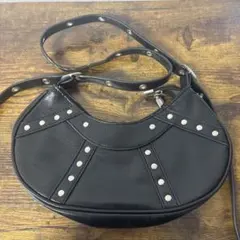 ショルダーバッグ スタッズ付き