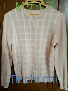 カーディガン ピンク チェック 首もとパール オシャレ