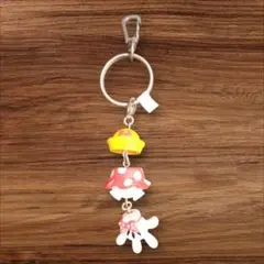 DISNEY　ディズニーミニーの 3つのチャーム付き　可愛い