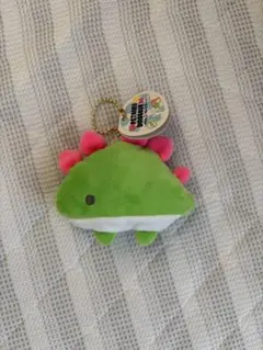 恐竜型ぬいぐるみキーホルダー付き