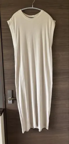 ZARA ノースリーブワンピース Mサイズ　ベージュ