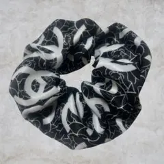 CHANEL ノベルティロゴ入り シュシュ