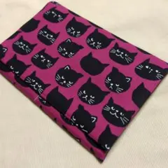 ハンドメイド　診察券も入る　お薬手帳ケース　アニマル柄　猫　黒ネコ　ピンクのサムネイル