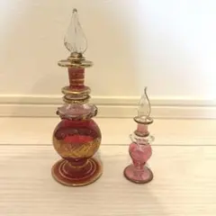 エジプトのガラス香水瓶　小大2個セット ピンク　赤　エジプシャングラス