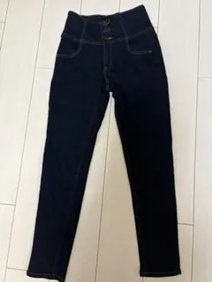 Item thumbnail for item 47f70724-dd48-46aa-b81e-83bd1b075f9a