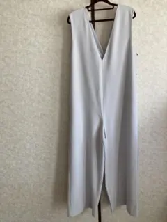 ライトグレー Vネック サロペット